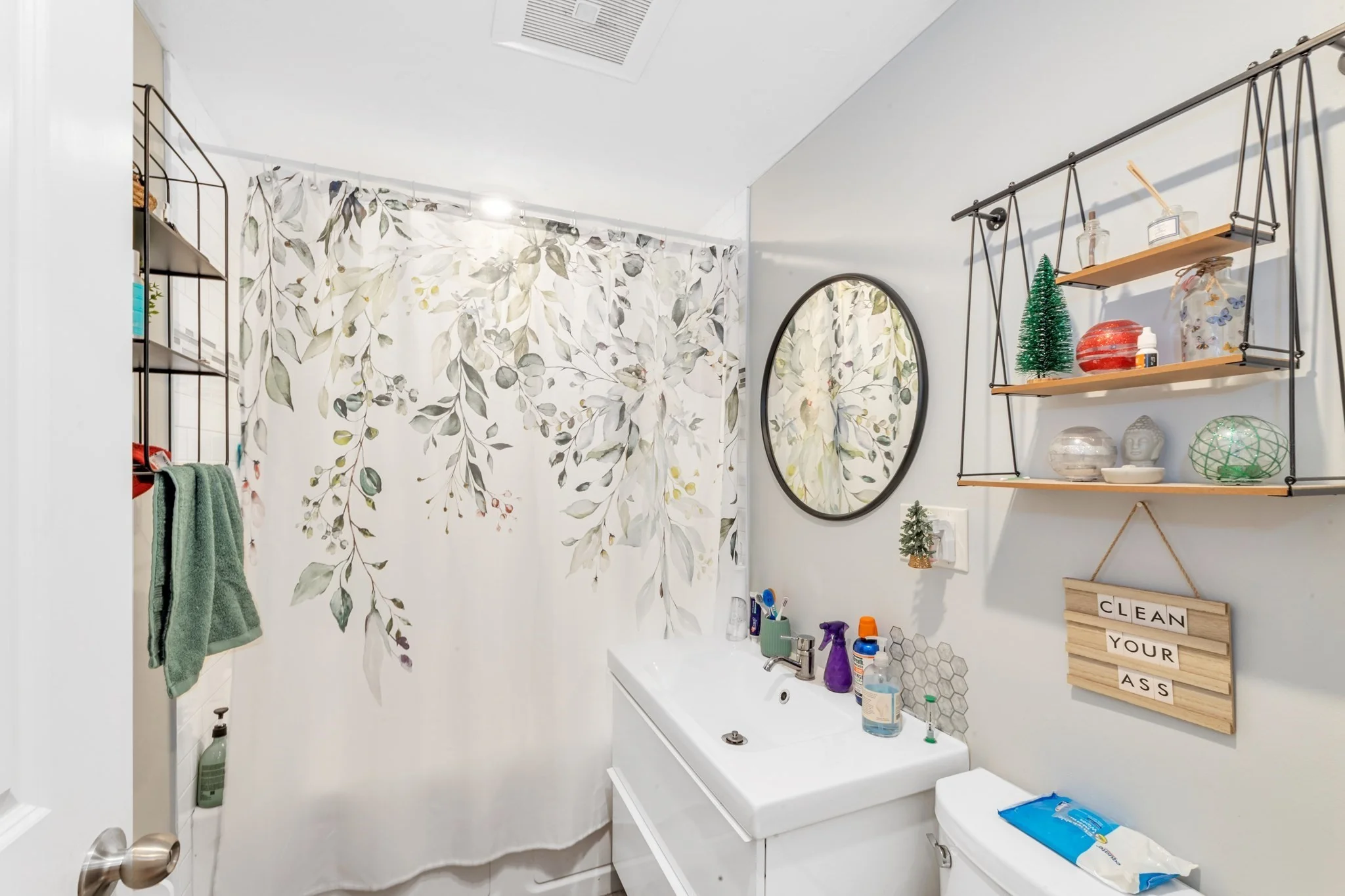 3 bed, 1 bath apartment for rent at 13 Pierce St Unit 2, Hyde Park — photo 9 of 10