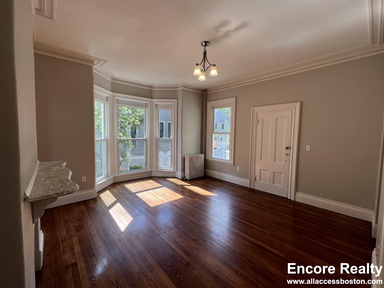1 bed, 1 bath apartment for rent at 13 Pleasant St Unit 1, Central Square — photo 1 of 8