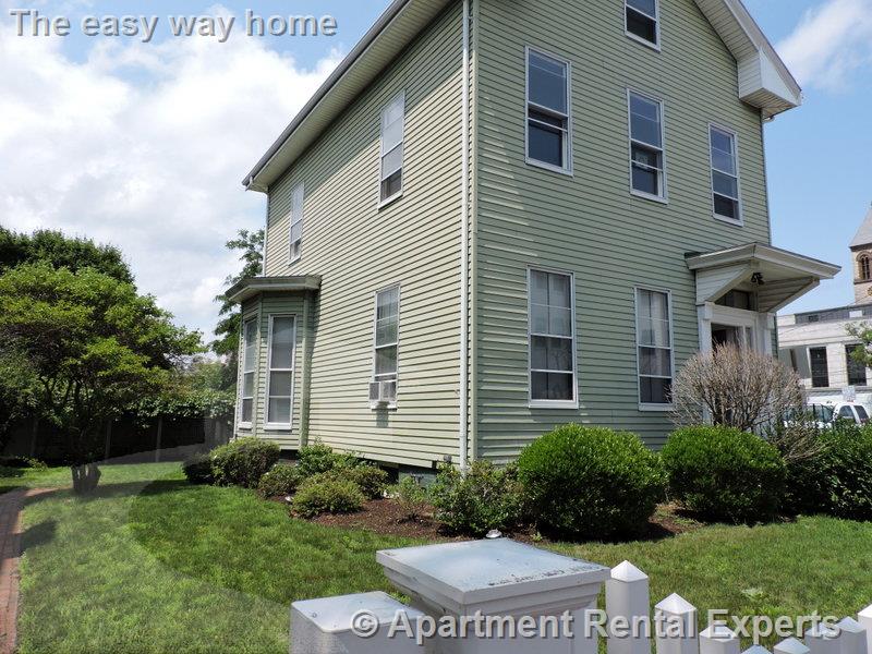 Studio bed, 1 bath apartment for rent at 13 Pleasant St Unit 1R, Central Square