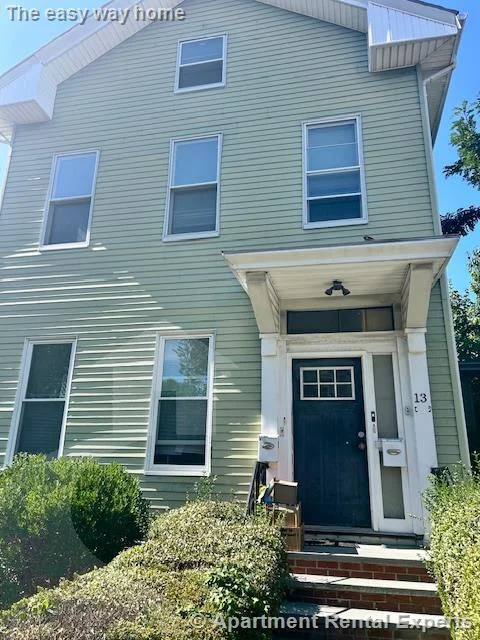 2 bed, 1 bath apartment for rent at 13 Pleasant St Unit 2, Central Square — photo 13 of 13