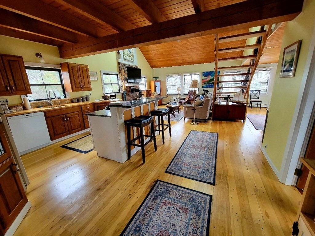 3 bed, 1 bath apartment for rent at 13 Plum Island Tpk Unit A, Plum Island — photo 5 of 30