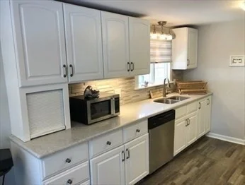 3 bed, 1 bath apartment for rent at 13 Plymouth St, Salem — photo 6 of 21