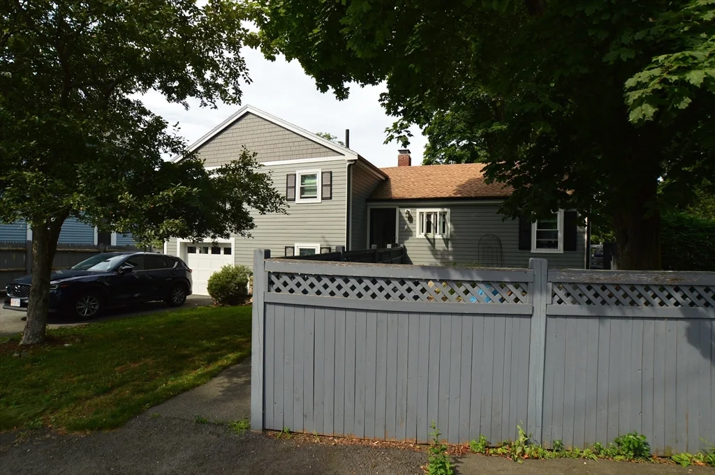 3 bed, 1 bath apartment for rent at 13 Plymouth St, Salem — photo 1 of 21