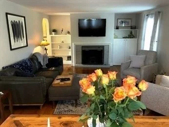 3 bed, 1 bath apartment for rent at 13 Plymouth St, Salem — photo 2 of 21