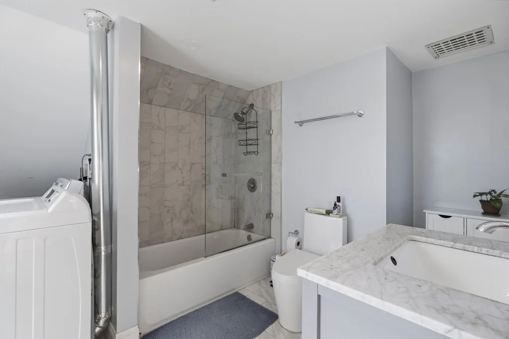 1 bed, 1 bath apartment for rent at 13 Roy St Unit 3, Swampscott — photo 22 of 26