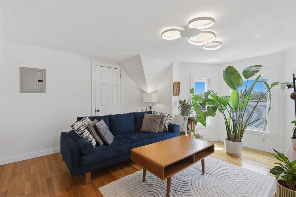 1 bed, 1 bath apartment for rent at 13 Roy St Unit 3, Swampscott — photo 6 of 26