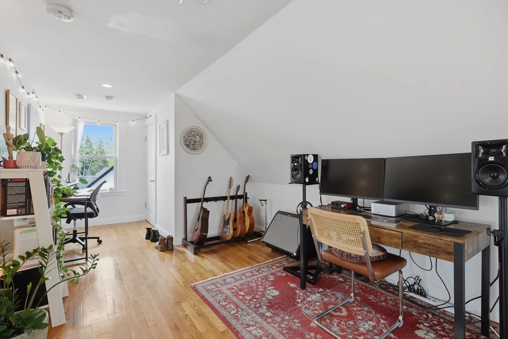 1 bed, 1 bath apartment for rent at 13 Roy St Unit 3, Swampscott — photo 14 of 26
