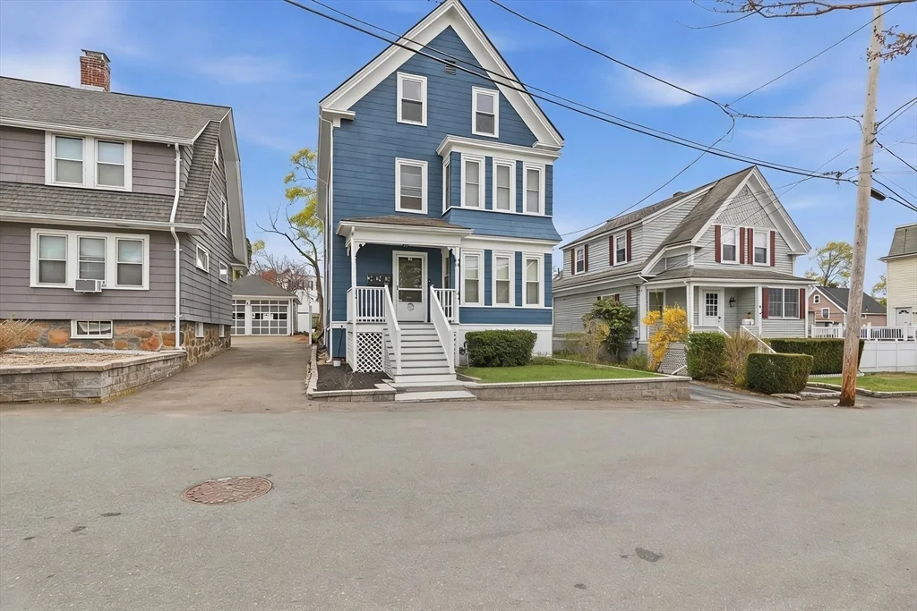 1 bed, 1 bath apartment for rent at 13 Roy St Unit 3, Swampscott — photo 1 of 26