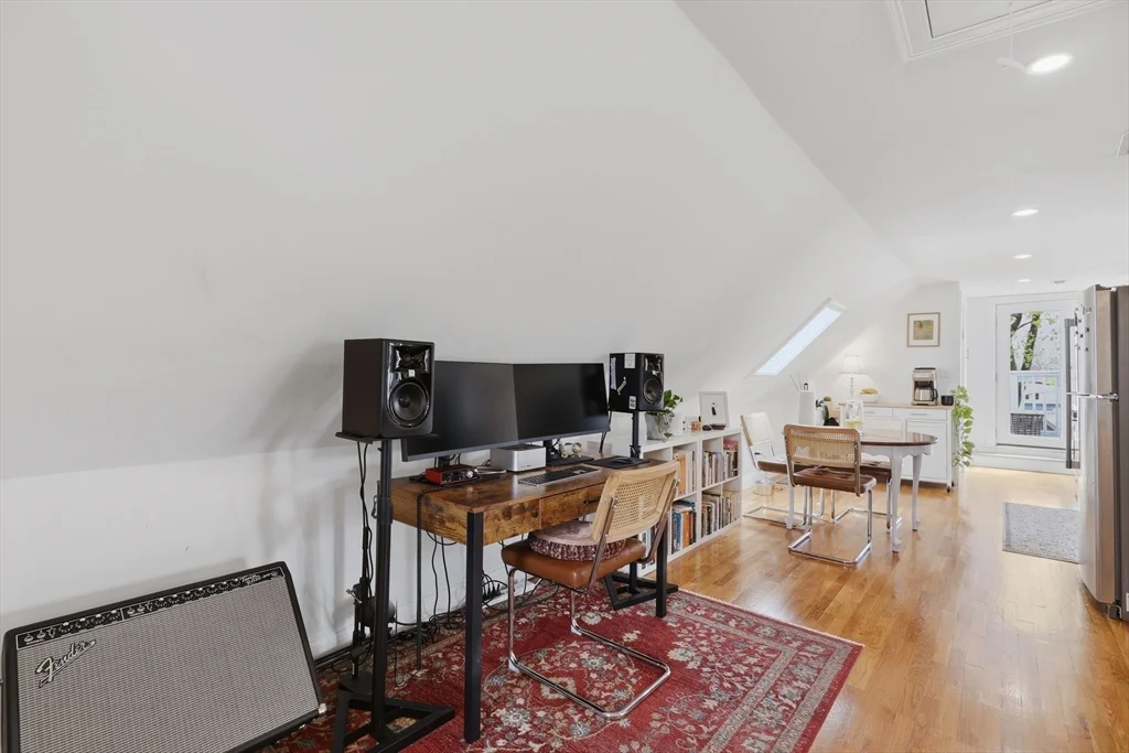 1 bed, 1 bath apartment for rent at 13 Roy St Unit 3, Swampscott — photo 16 of 26