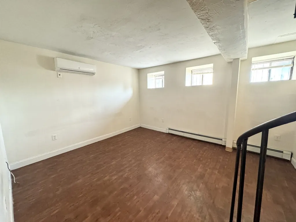 3 bed, 1 bath apartment for rent at 13 Ruggles Unit 1, Roxbury — photo 5 of 7