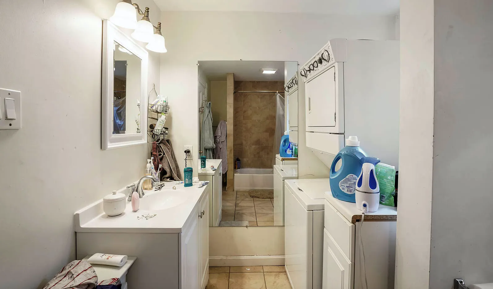 4 bed, 1 bath apartment for rent at 13 Sachem St Unit 2, Mission Hill — photo 17 of 22