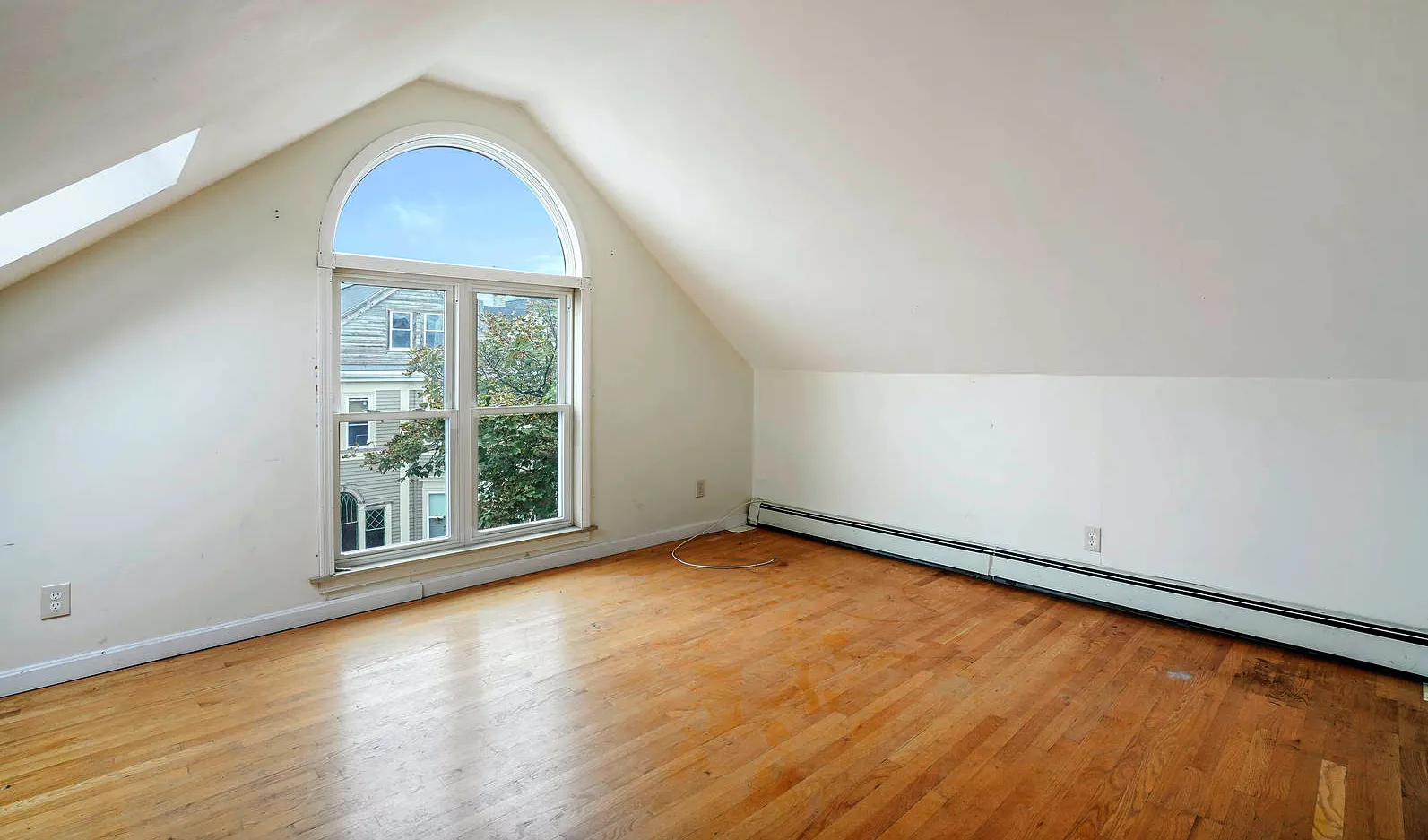 4 bed, 1 bath apartment for rent at 13 Sachem St Unit 2, Mission Hill — photo 9 of 22