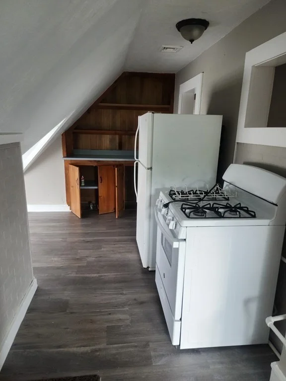 2 bed, 1 bath apartment for rent at 13 Sackett St Unit 3rd, Westfield — photo 4 of 8