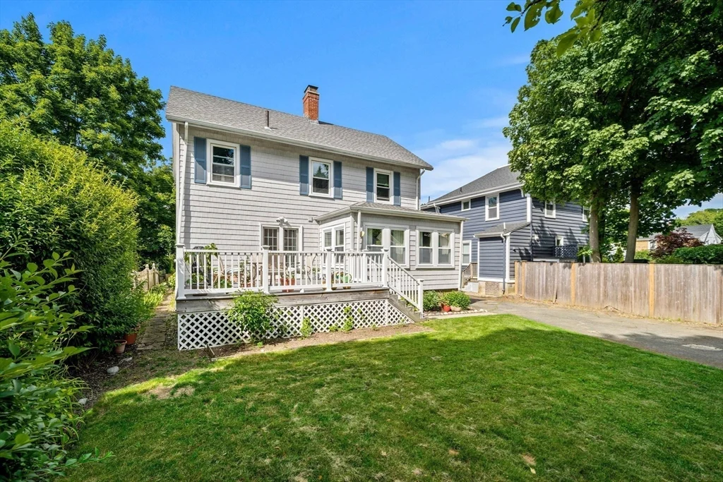 4 bed, 1 bath apartment for rent at 13 Sapphire Rd, Marblehead — photo 4 of 36