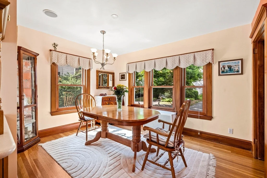 4 bed, 1 bath apartment for rent at 13 Sapphire Rd, Marblehead — photo 14 of 36