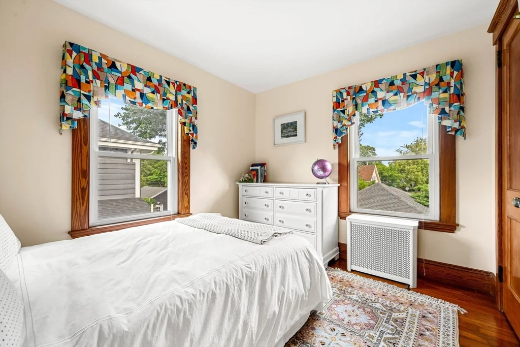 4 bed, 1 bath apartment for rent at 13 Sapphire Rd, Marblehead — photo 29 of 36