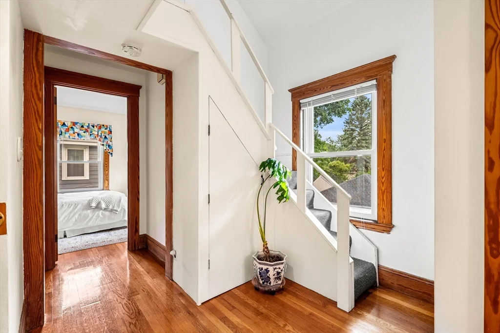 4 bed, 1 bath apartment for rent at 13 Sapphire Rd, Marblehead — photo 27 of 36