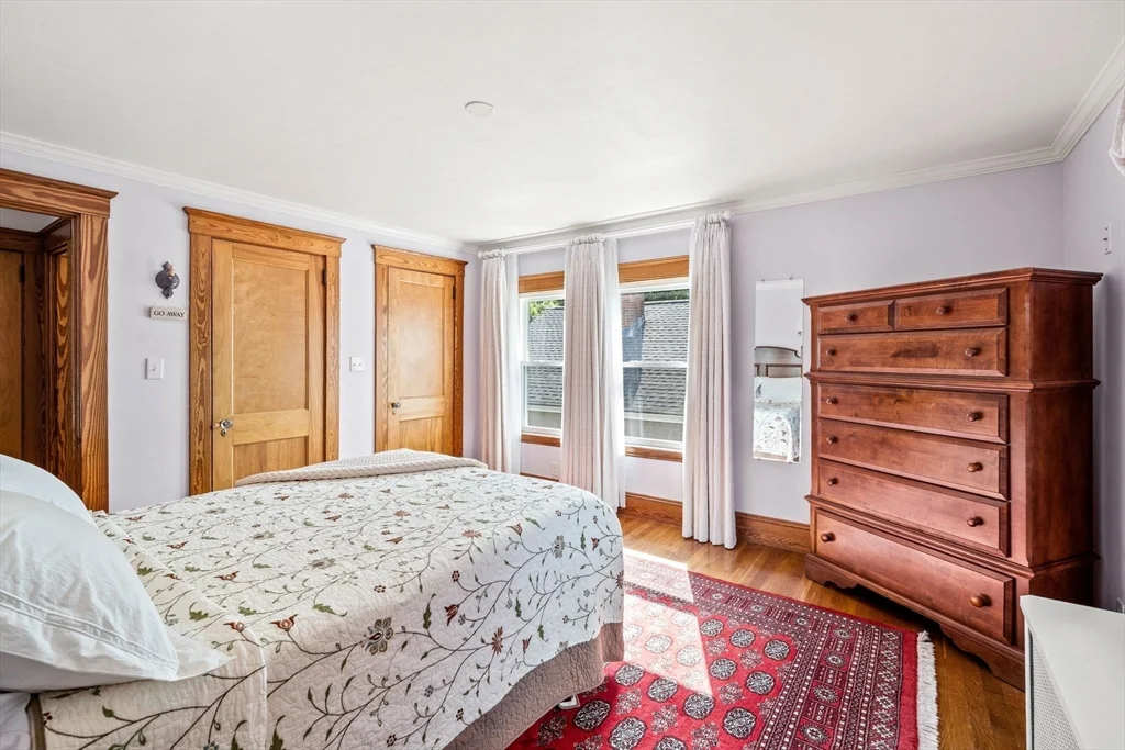 4 bed, 1 bath apartment for rent at 13 Sapphire Rd, Marblehead — photo 21 of 36