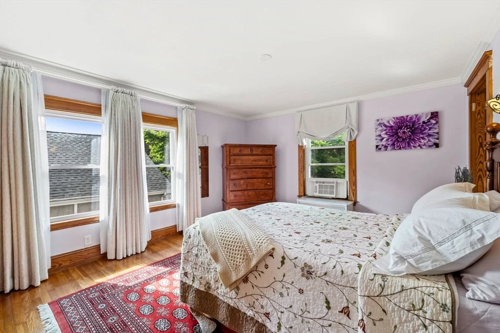 4 bed, 1 bath apartment for rent at 13 Sapphire Rd, Marblehead — photo 19 of 36