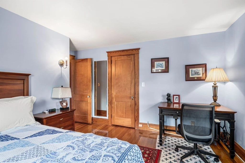 4 bed, 1 bath apartment for rent at 13 Sapphire Rd, Marblehead — photo 23 of 36