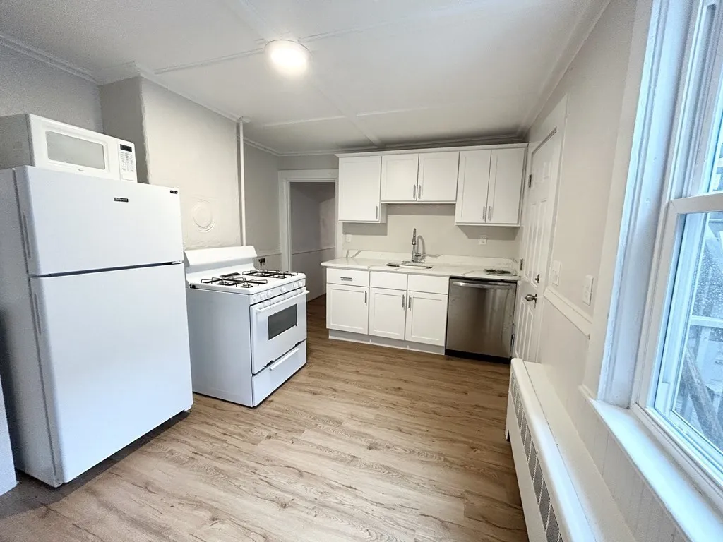 2 bed, 1 bath apartment for rent at 13 Saratoga Unit 1, Boston — photo 2 of 7