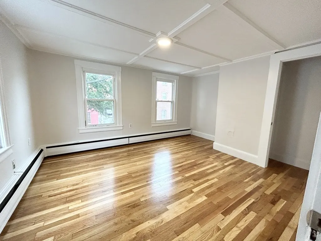 4 bed, 1 bath apartment for rent at 13 Saratoga Unit 2, Boston — photo 5 of 9