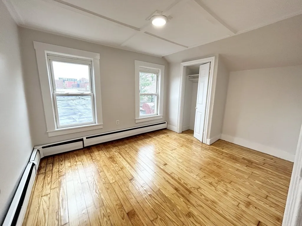 4 bed, 1 bath apartment for rent at 13 Saratoga Unit 2, Boston — photo 3 of 9