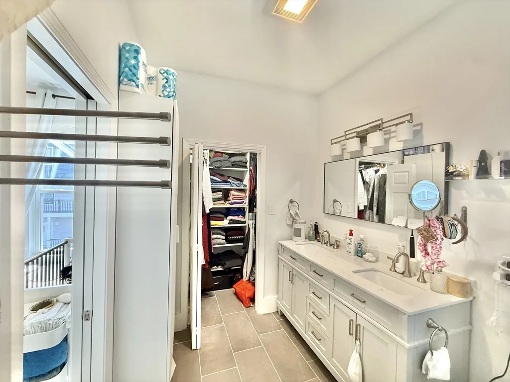 3 bed, 2 bath apartment for rent at 13 Schuyler St Unit 2, Roxbury — photo 38 of 39