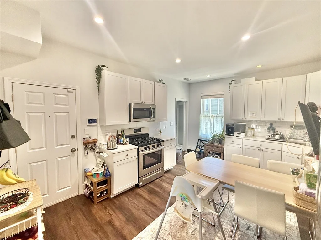3 bed, 2 bath apartment for rent at 13 Schuyler St Unit 2, Roxbury — photo 7 of 39