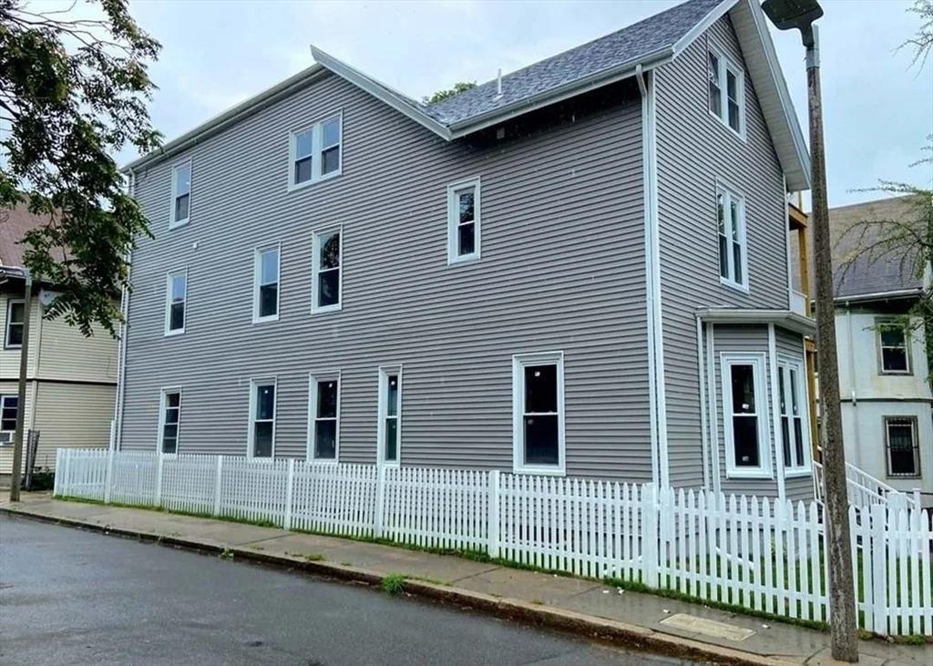 3 bed, 2 bath apartment for rent at 13 Schuyler St Unit 2, Roxbury — photo 3 of 39