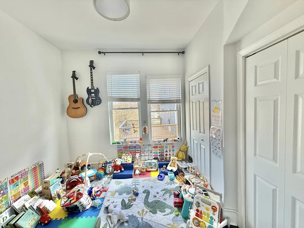3 bed, 2 bath apartment for rent at 13 Schuyler St Unit 2, Roxbury — photo 9 of 39