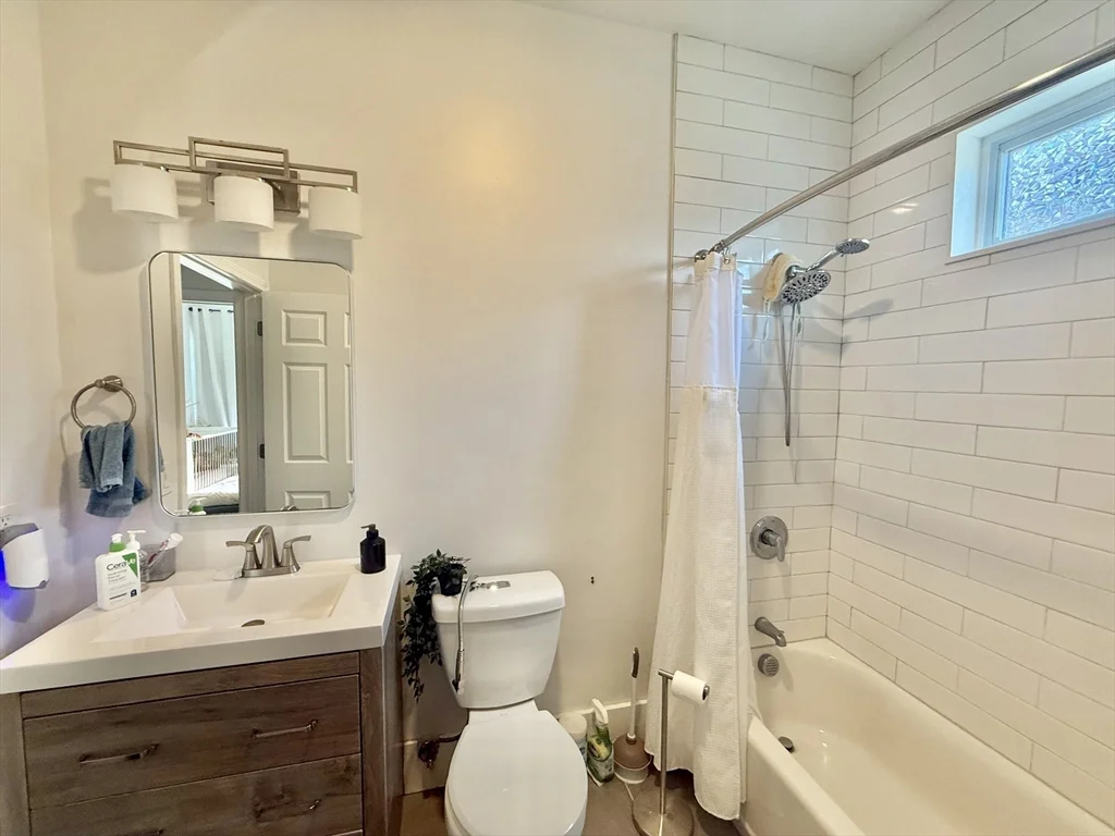 3 bed, 2 bath apartment for rent at 13 Schuyler St Unit 2, Roxbury — photo 25 of 39