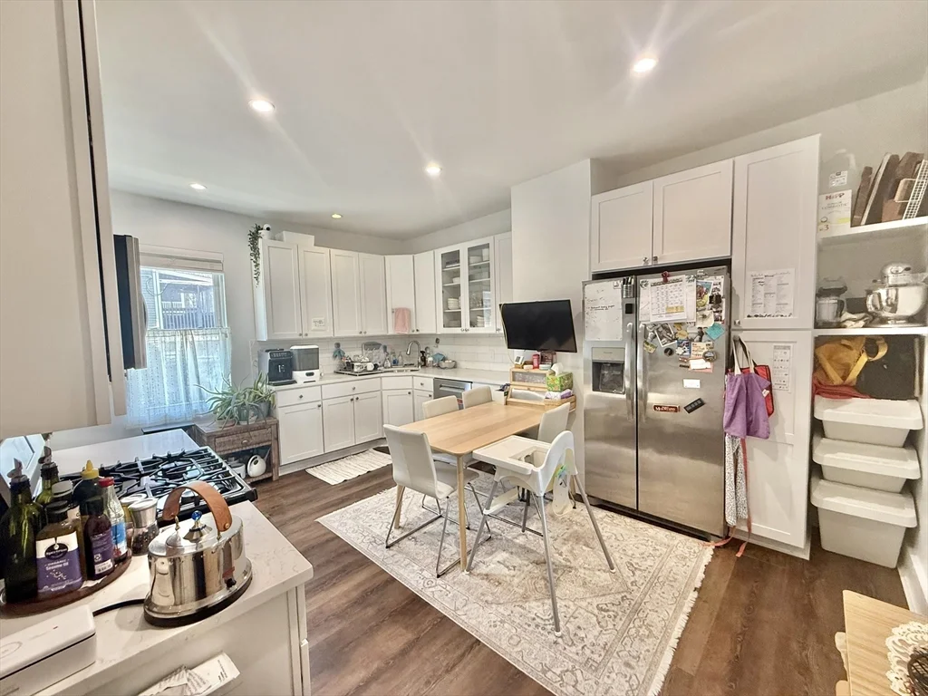 3 bed, 2 bath apartment for rent at 13 Schuyler St Unit 2, Roxbury — photo 6 of 39