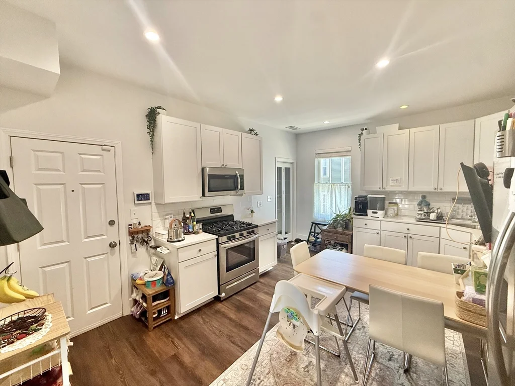 3 bed, 2 bath apartment for rent at 13 Schuyler St Unit 2, Roxbury — photo 5 of 39
