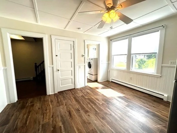 3 bed, 1 bath apartment for rent at 13 Sea View St Unit 13, Plymouth — photo 3 of 20
