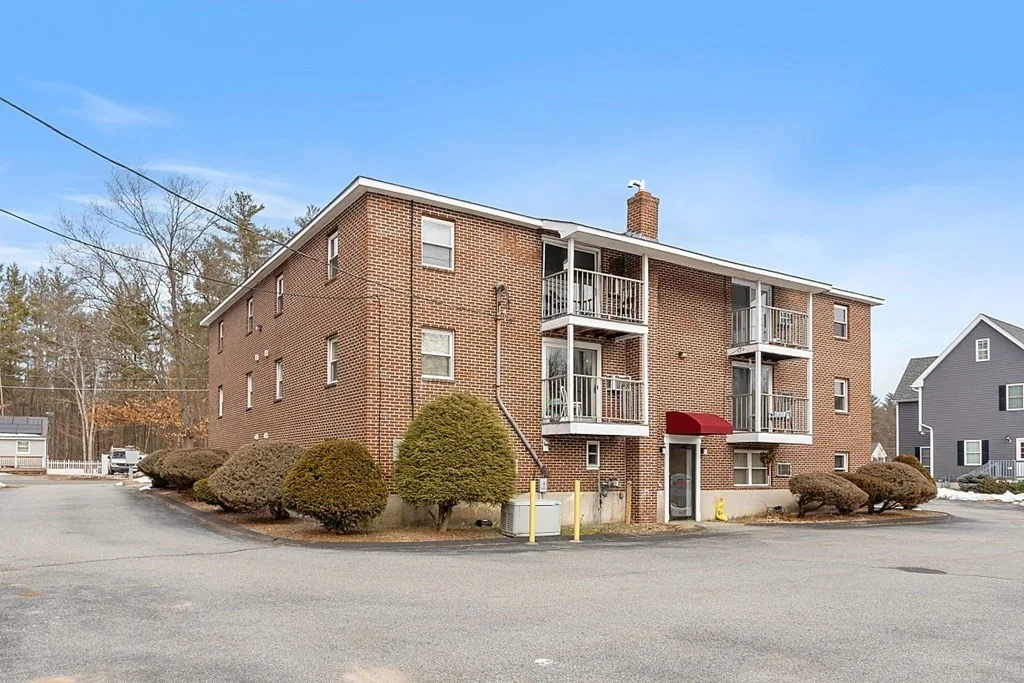 2 bed, 1 bath apartment for rent at 13 Shawnee Rd Unit 7, Pepperell