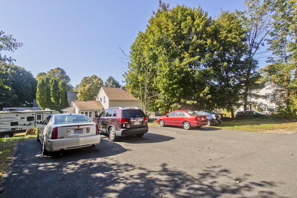 3 bed, 1 bath apartment for rent at 13 Smith St Unit 1, South Hadley — photo 3 of 14