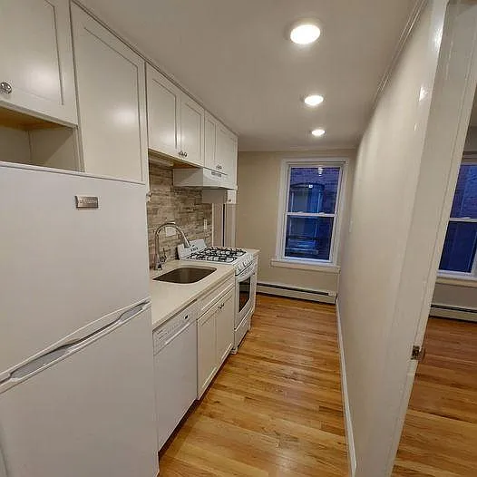 2 bed, 1 bath apartment for rent at 13 South Russell St Unit 3, Beacon Hill — photo 1 of 6
