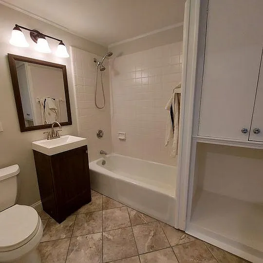 2 bed, 1 bath apartment for rent at 13 South Russell St Unit 3, Beacon Hill — photo 5 of 6