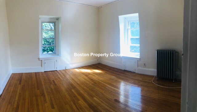 4 bed, 1.5 bath apartment for rent at 13 Sparhawk St Unit 2, Brighton — photo 7 of 18