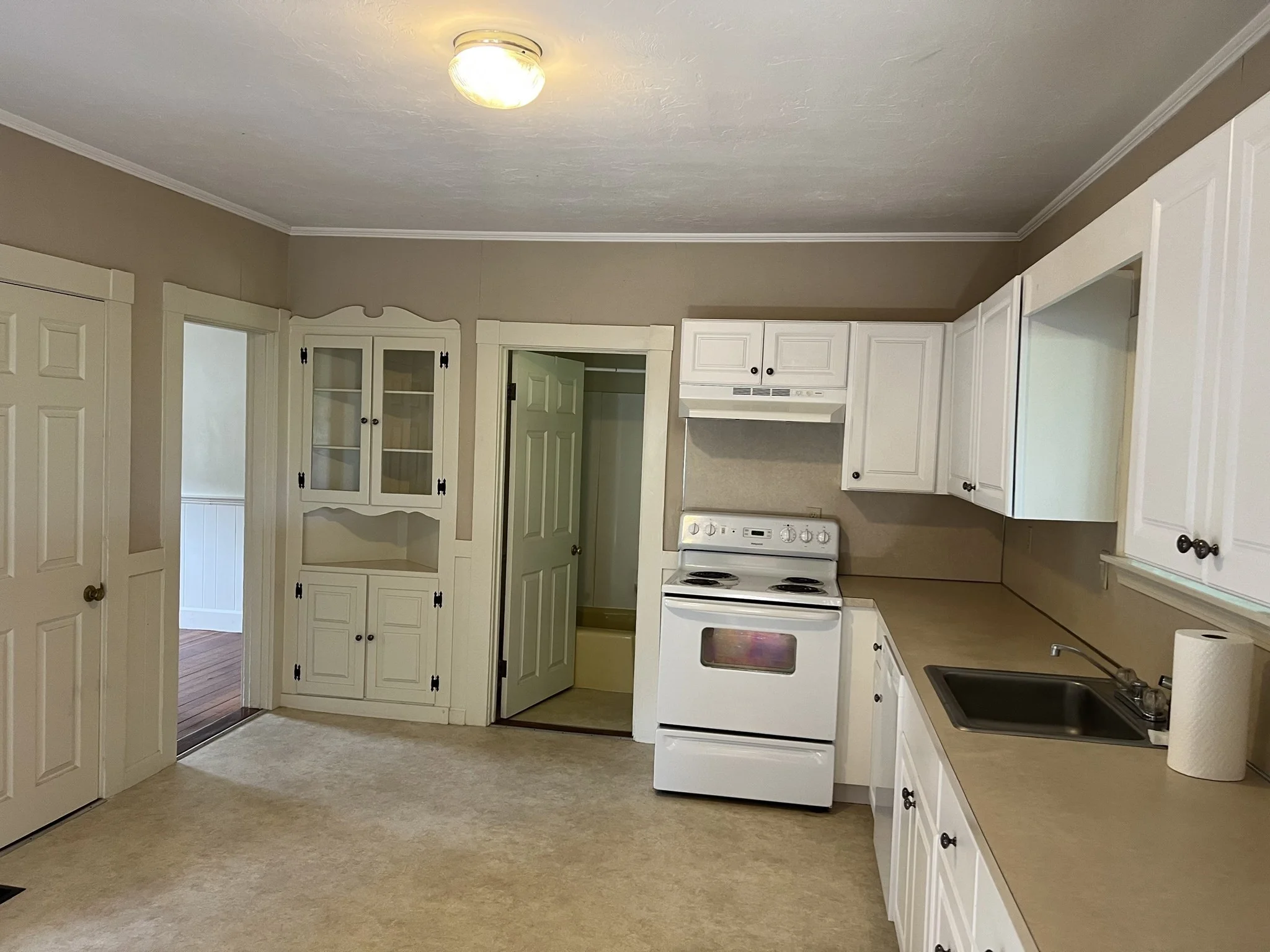 3 bed, 1 bath apartment for rent at 13 Spooner St Unit 13, North Plymouth — photo 4 of 21