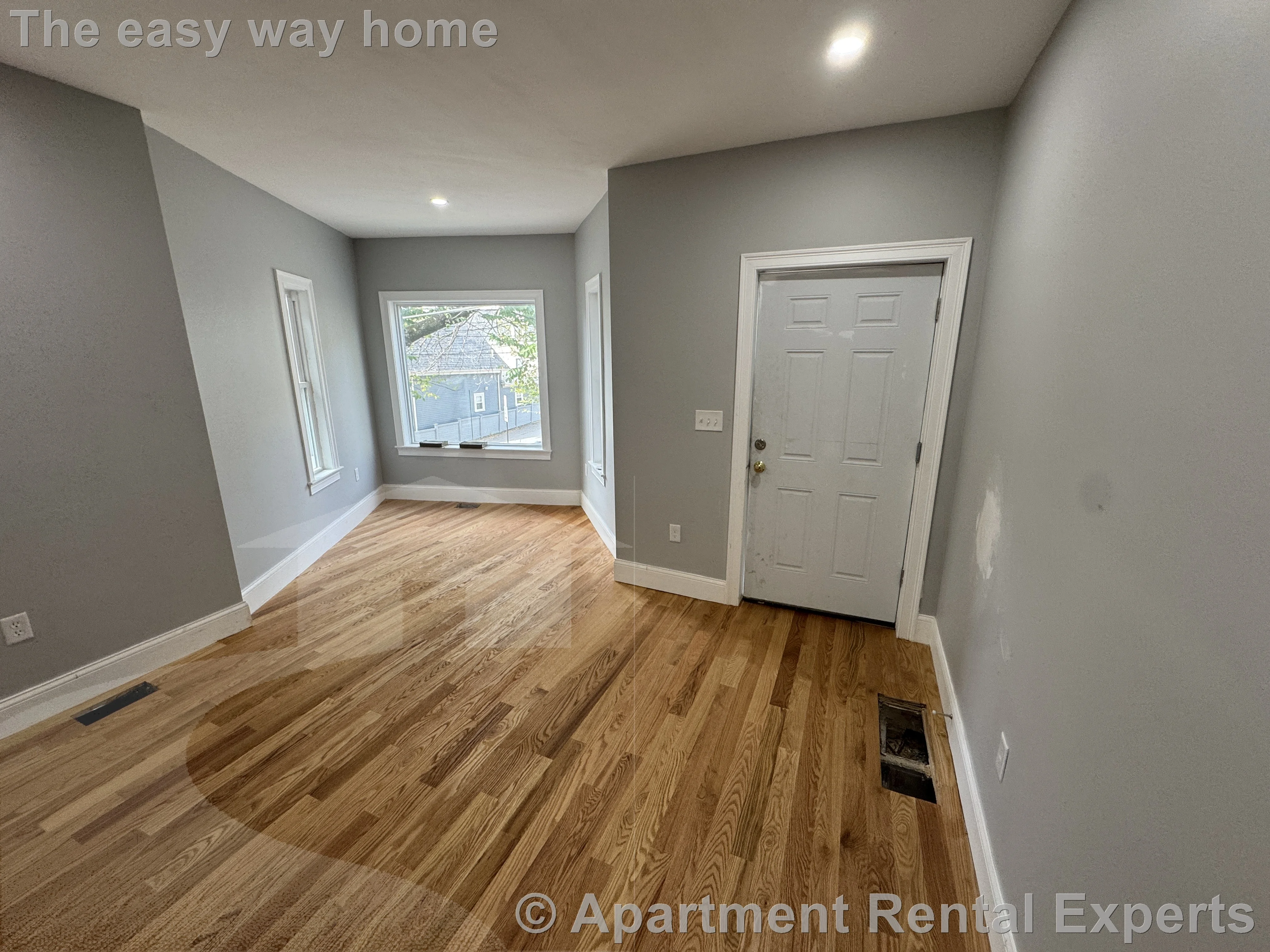 5 bed, 3 bath apartment for rent at 13 Spring St Unit 1, Spring Hill — photo 2 of 17