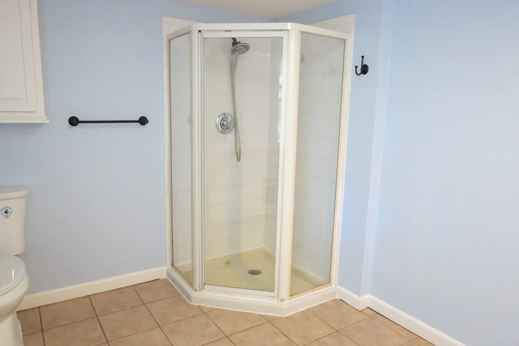 1 bed, 1 bath apartment for rent at 13 Spring St Unit A, Salisbury — photo 14 of 20