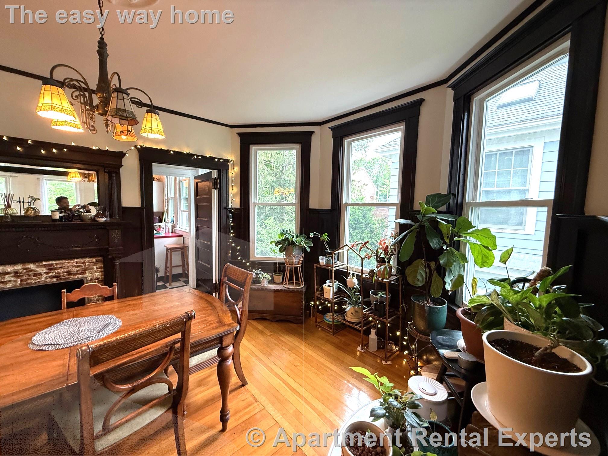 4 bed, 2 bath apartment for rent at 13 Standish St, Huron Village — photo 2 of 15