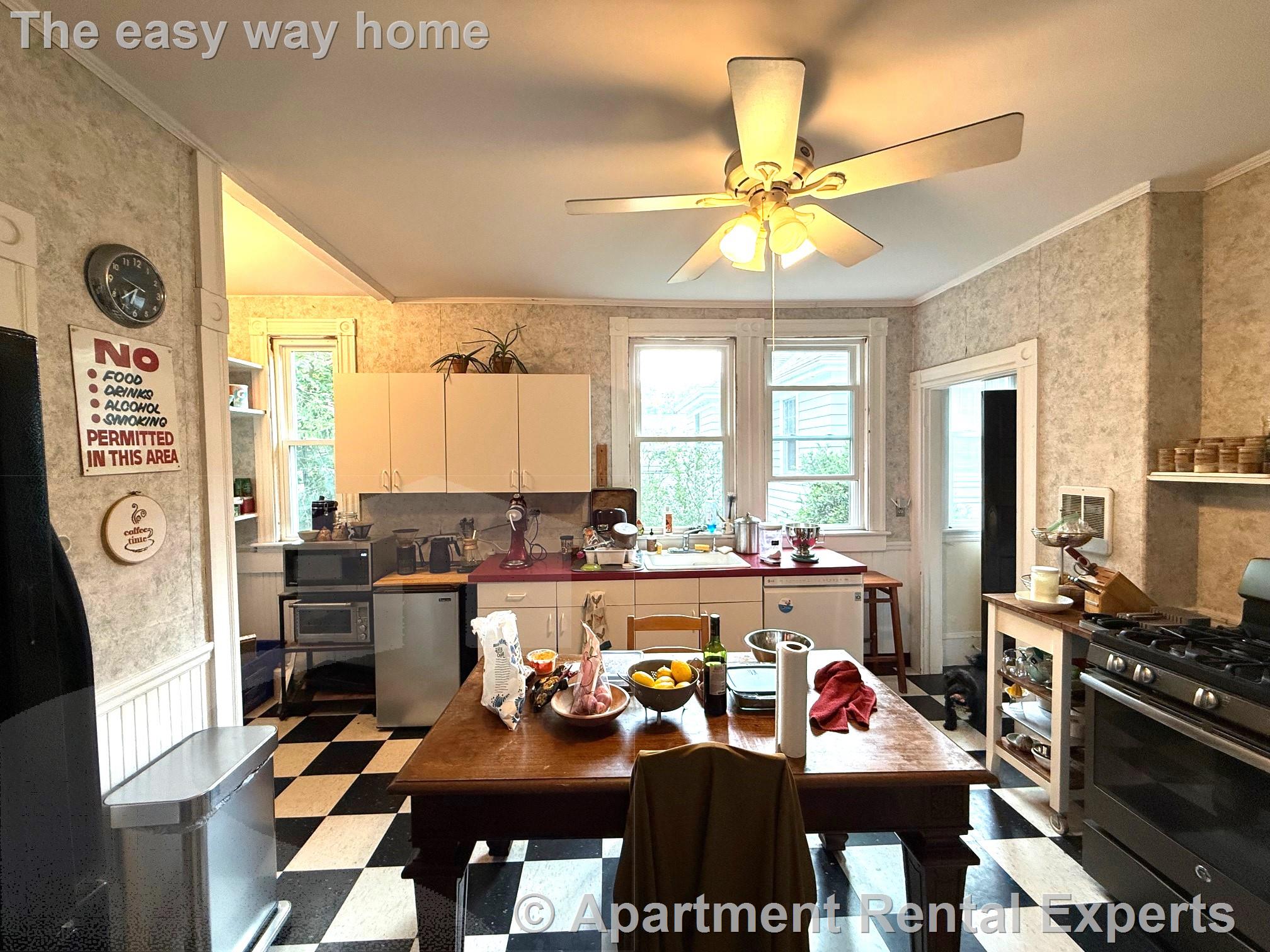 4 bed, 2 bath apartment for rent at 13 Standish St, Huron Village — photo 4 of 15