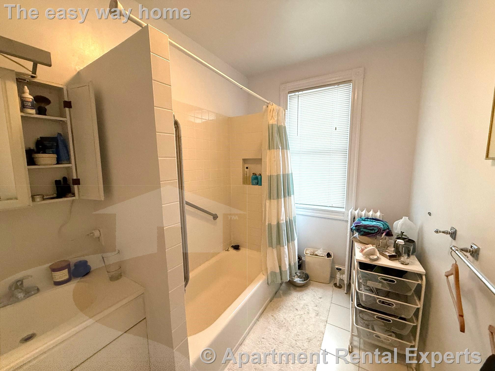 4 bed, 2 bath apartment for rent at 13 Standish St, Huron Village — photo 5 of 15