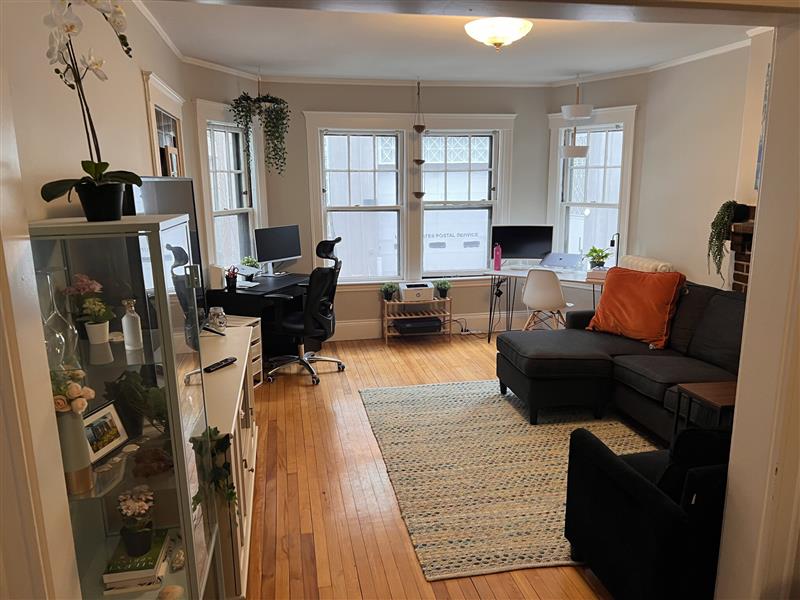 2 bed, 1 bath apartment for rent at 13 Story St Unit 5, Harvard Square