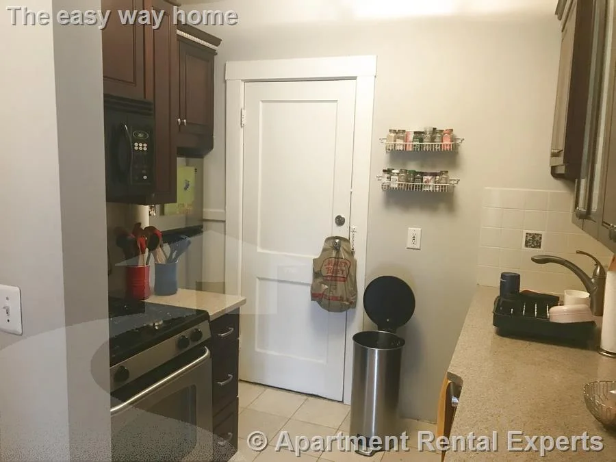 2 bed, 1 bath apartment for rent at 13 Story Unit 27, Harvard Square — photo 6 of 9