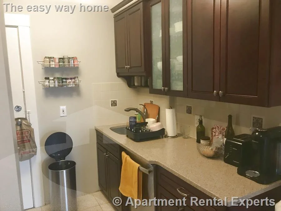 2 bed, 1 bath apartment for rent at 13 Story Unit 27, Harvard Square — photo 5 of 9