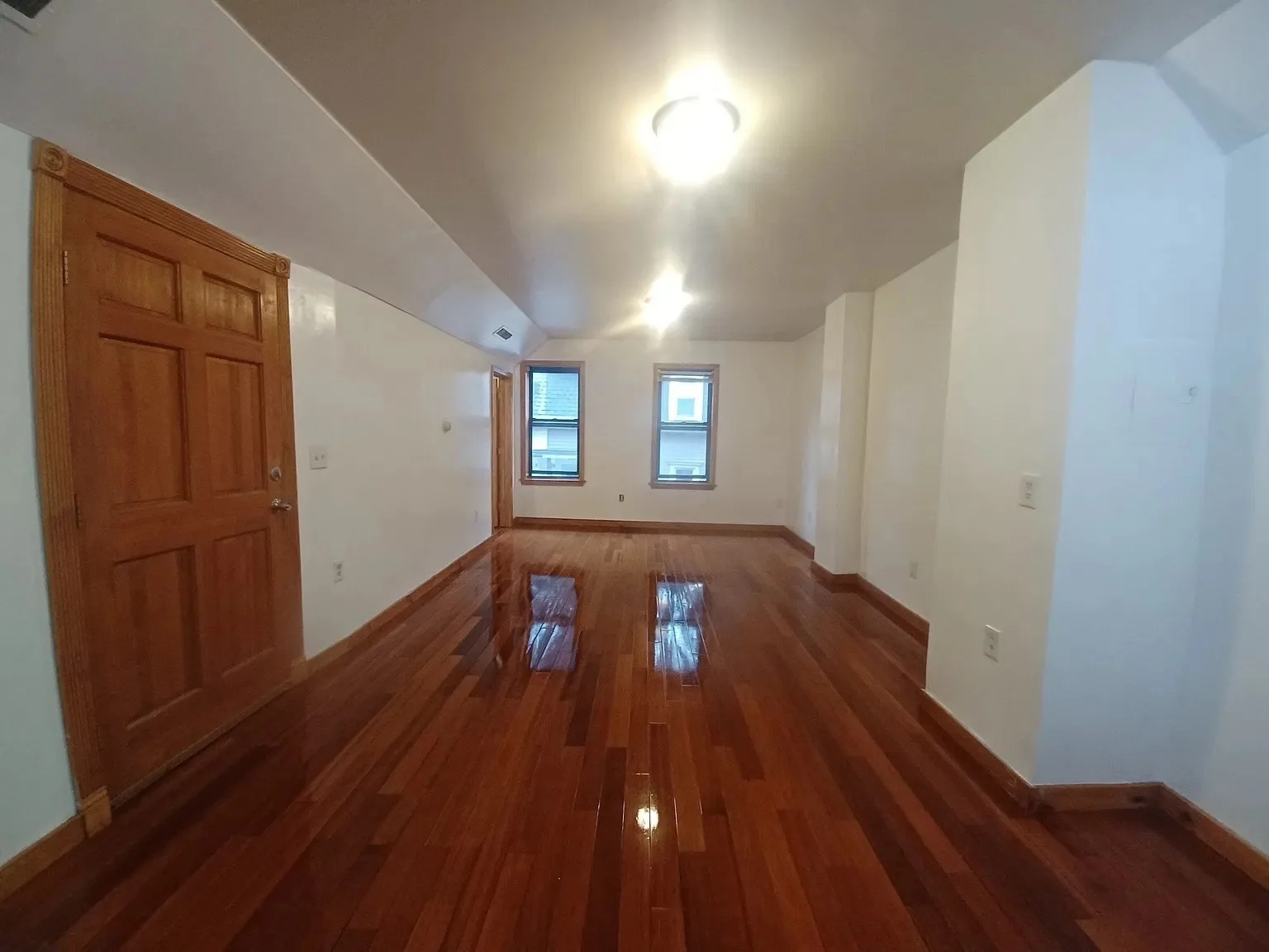 3 bed, 1 bath apartment for rent at 13 Tabor Pl Unit 2, Coolidge Corner — photo 2 of 14